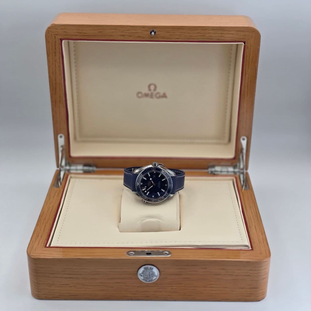 Omega Seamaster Planet Ocean 600M Co-Axial Chronometer 37,5mm Reference: 232.92.38.20.03.001 – 2