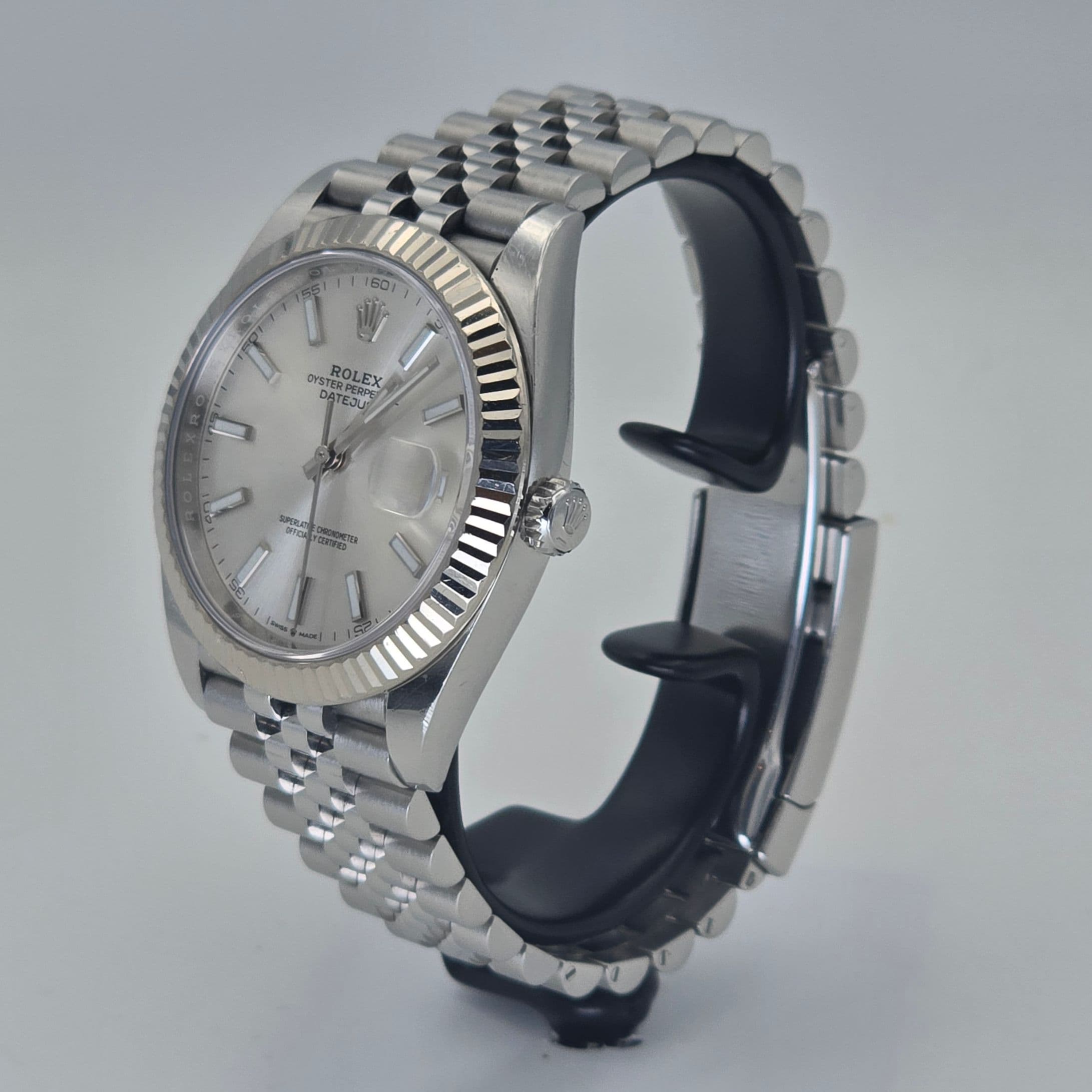 Rolex Datejust 41 Ref. 126334 with sunburst Silver dial and white gold fluted bezel – 4