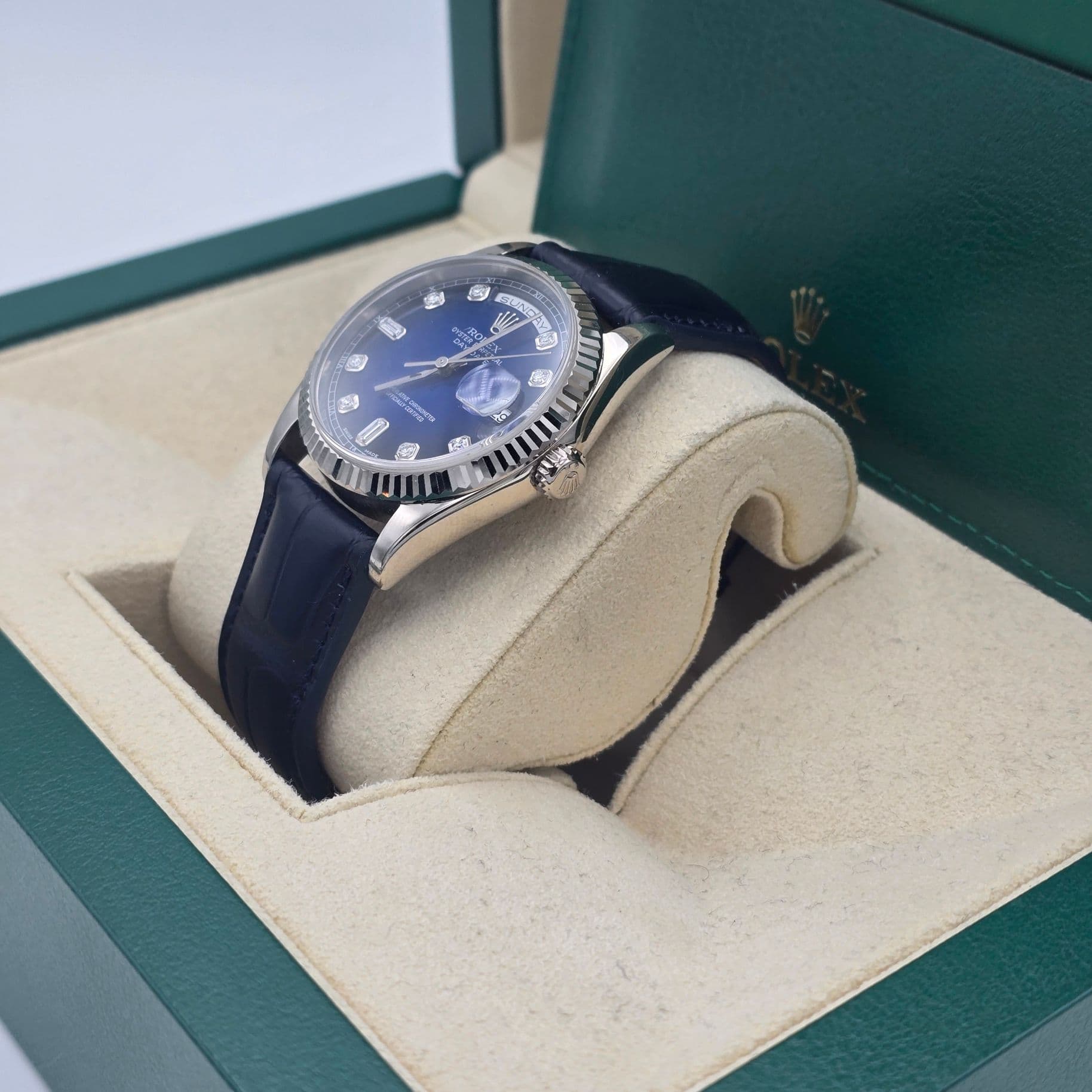 Rolex DayDate 118239 with stunning "Blue Ombre" dial (18K White gold) – 3