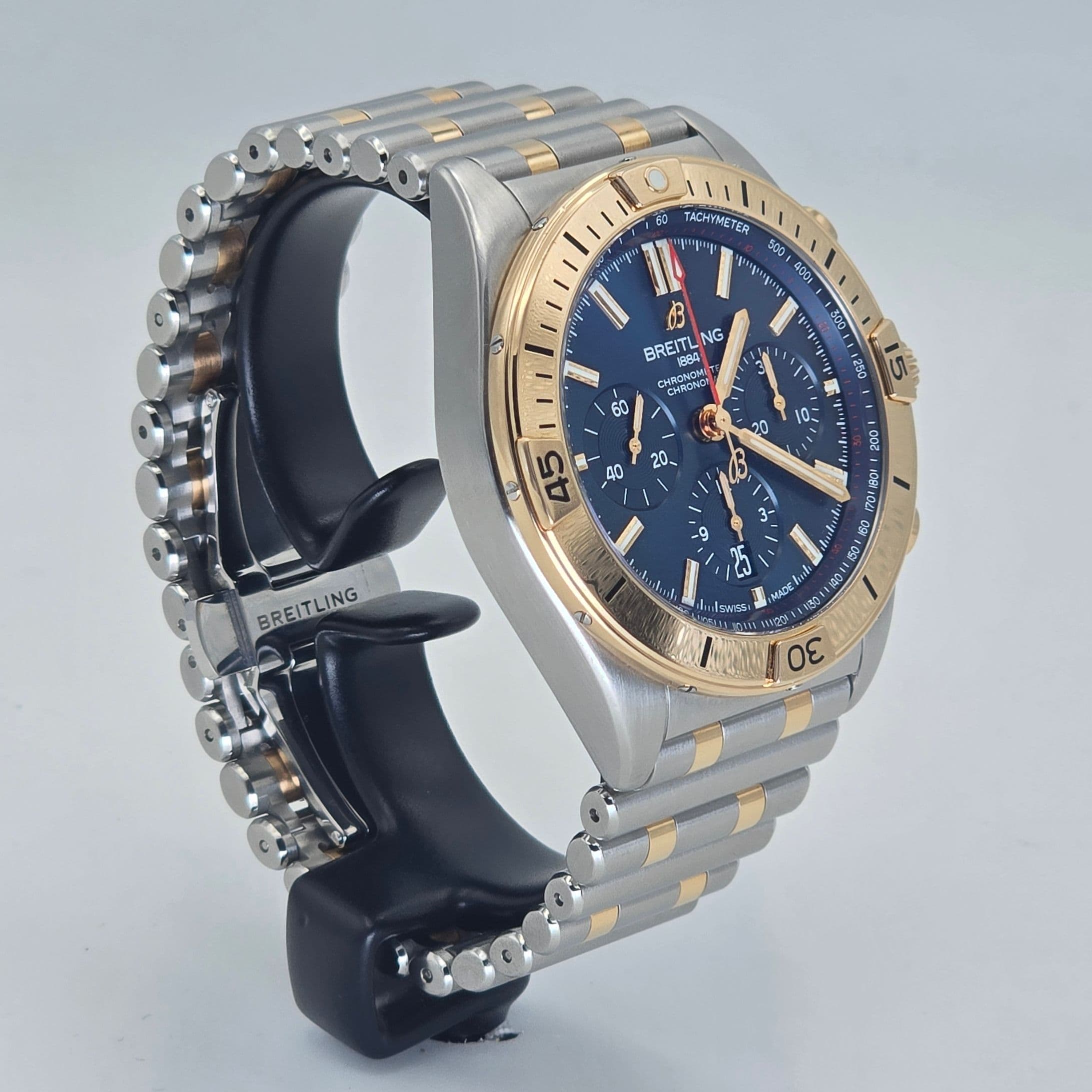 Breitling Chronomat B01 42 Ref. UB134101C1U1 op Steel/Rose Gold Sunray Blue Dial – 3