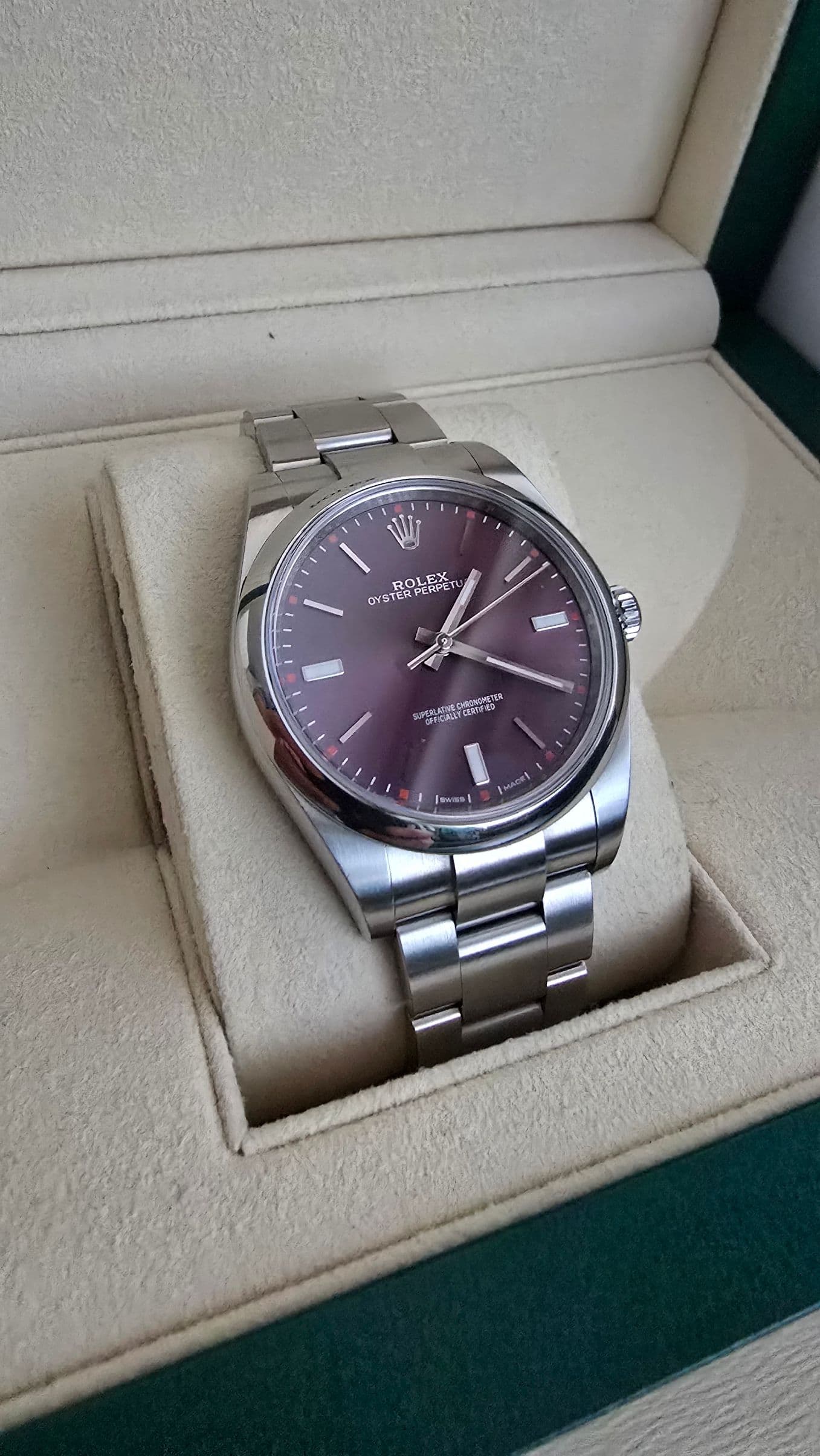 Rolex Oster Perpetual 39mm Ref. 124300 with rare "Red Grape" dial (discontinued) – 6